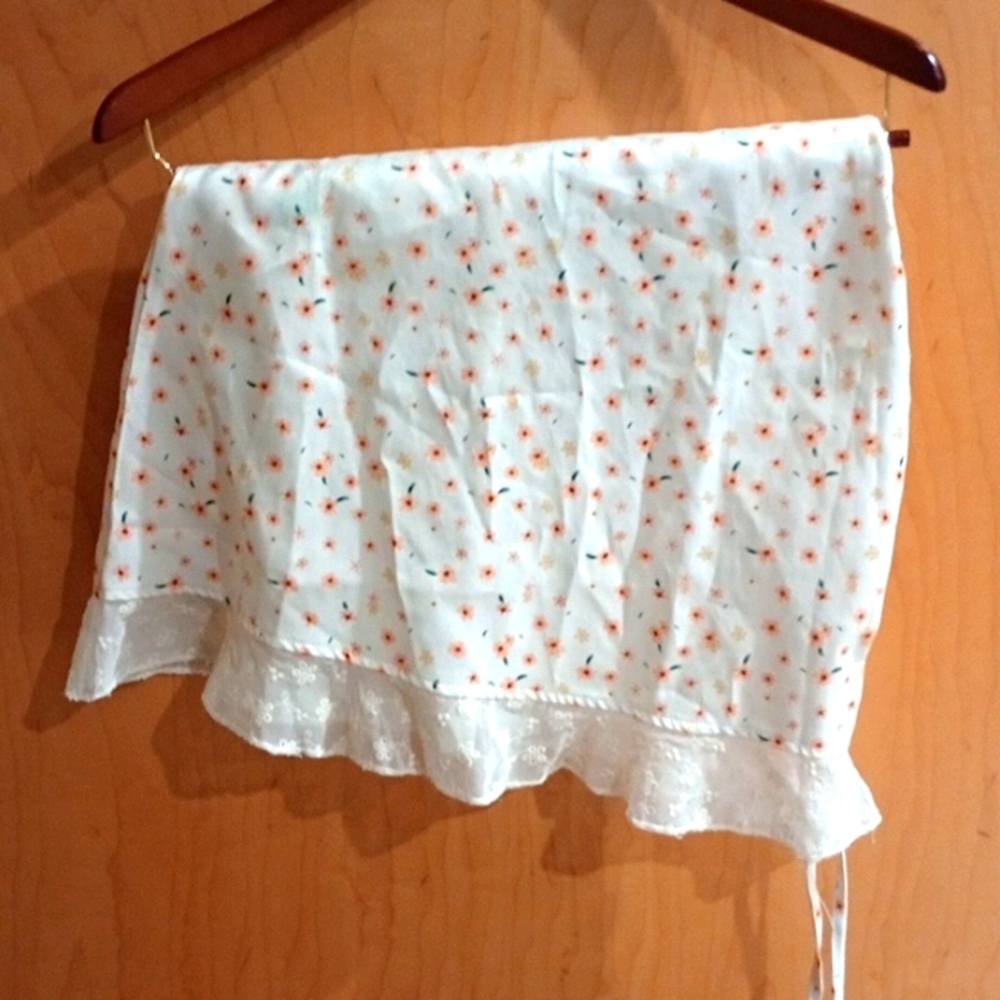 Floral print mini skirt